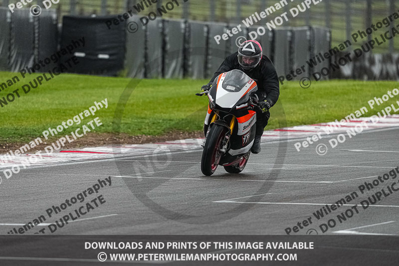 donington no limits trackday;donington park photographs;donington trackday photographs;estoril;event digital images;motorbikes;no limits;no limits trackdays;peter wileman photography;portugal;trackday;trackday digital images;trackday photos